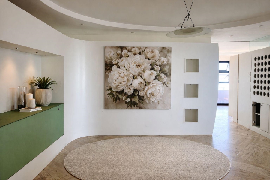 To Let 3 Bedroom Property for Rent in Sea Point Western Cape